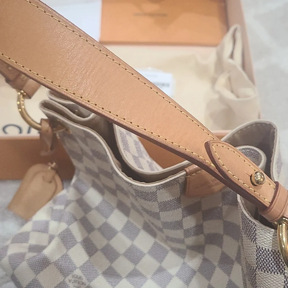 LV Graceful PM - Picture 5 of 16